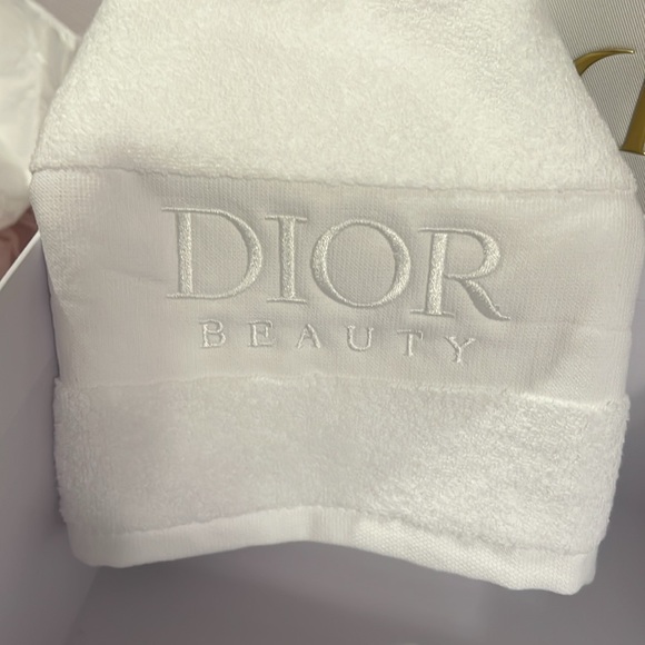 DiorVanity Case—Headband-Towel- Full Size Hyalushot - Picture 11 of 16